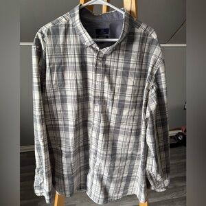 🎆Bundle 5 items for $20 🎆 Long Sleeve Button Down